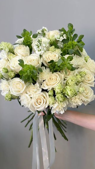 Buchet mireasa trandafiri albi