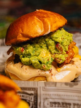 Burger De Bacon Ibérico Y Guacamole