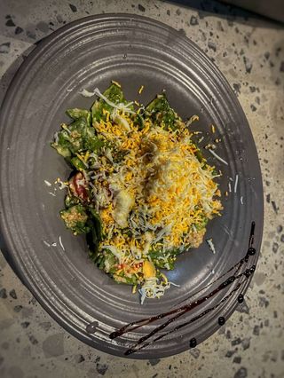 Салата спанак и киноа (400г)