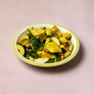 Salata od krastavca 拍黄瓜