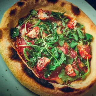 Prosciutto pizza