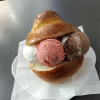 Brioches con gelato Maxi