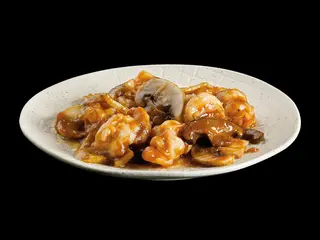 Gamberetti con bambu e funghi