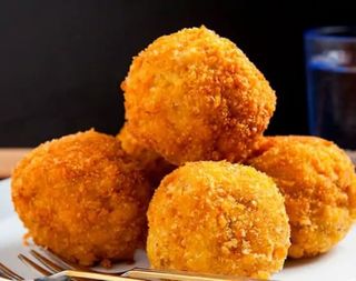 80A. Bolinhos de Frango Fritos