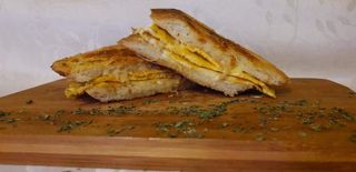 Grilani sendvič Egg + Coca-Cola