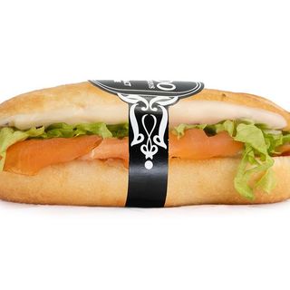 70. Salmão fumado, alface e molho César