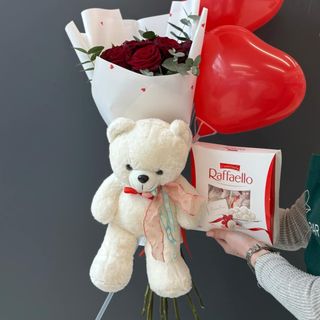 Combo GIFT  თაიგული + რაფაელო+ გულის ფორმის ბუშტი(არაჰელიუმი) +დათუნია