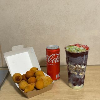 Pack Açai na taça  + sumo lata + 10 mini salgados 