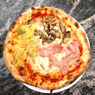 Pizza quattro stagioni