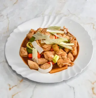Kurczak z cebulą na ostro 350g