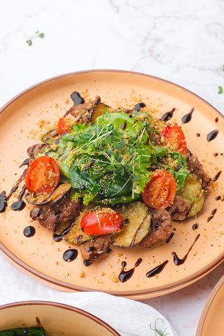 Салат с баклажанами и говядиной