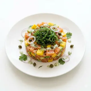 40A. Tartar De Salmón Y Aguacate