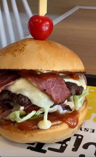 farmer burger & Boisson Gazeuse