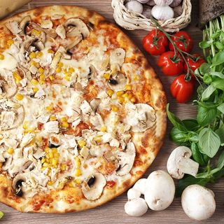 PIZZA DE POLLO (33 Cm.)