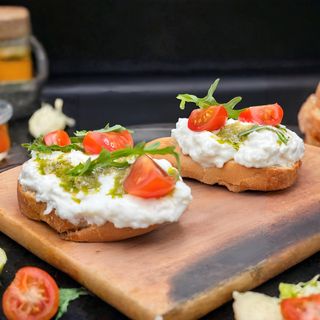 БРУСКЕТА З СТРАЧАТЕЛЛОЮ 2 ШТ