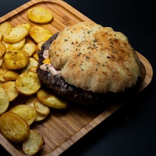 Двоен блек ангъс телешки бургер