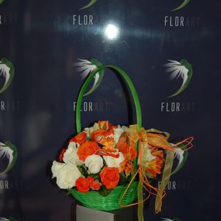 Miniatura Coș cu Trandafiri