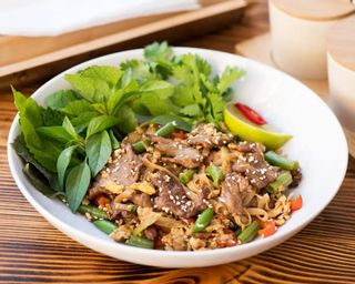 Рисова локшина з яловичиною та овочами (300г)