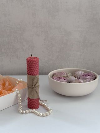 Свічка з натуральної вощини "Соти" у подарунковій коробці