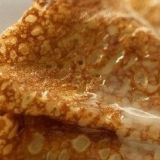 Duży naleśnik z mascarpone i krówką