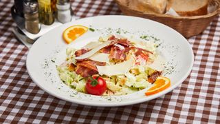 Cezar salata sa piletinom