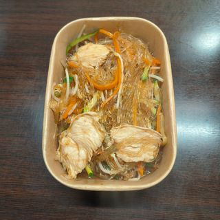 37c Spaghetti di soia con pollo e verdure miste