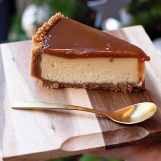Cheesecake de caramelo salado (ración)