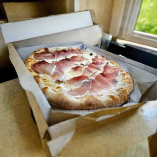  PIZZA AL PIATTO BIANCA -  GORGONZOLA E SPECK
