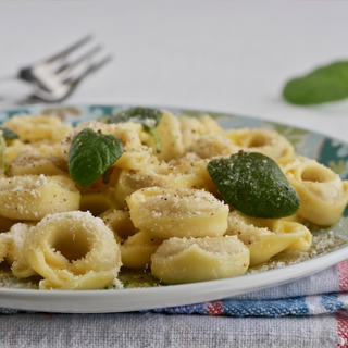 Tortellino olio e parmigiano