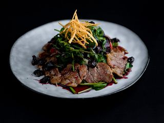 Салат з свинної вирізки та вишневим соусом/Salad with Pork Tenderloin and Cherry Sauce (250g)