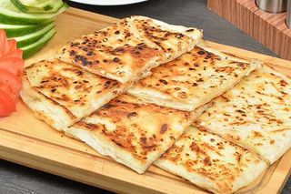 Гьозлеме с шунка и кашкавал(jambonlu kaşarlı)