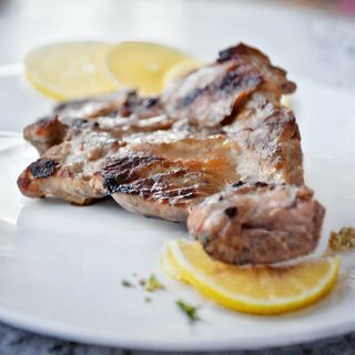 Свинска вратна пържола (200г)