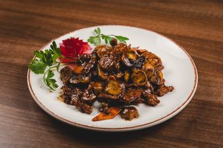 26a. Junetina sa pečurkama i šargarepom