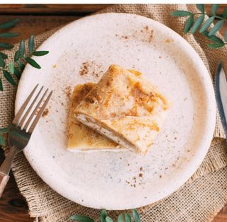 Блин с творожной массой с изюмом