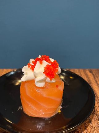 Gunkan salmone 2 pezzi