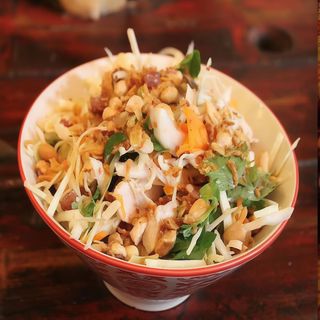 Ensalada de Pollo Hanoi