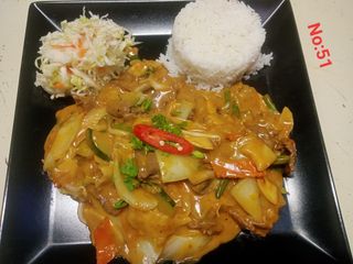 Wołowina w czerwonym sosie curry