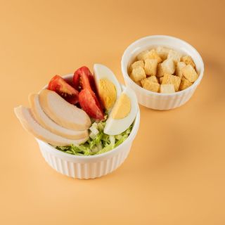 Салат з куркою (200г)