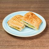 ქათმის და პესტოს სენდვიჩი