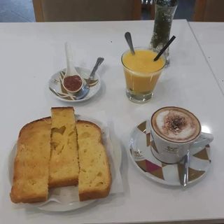 Menu Pequeno-Almoço Simples à Brisadoce