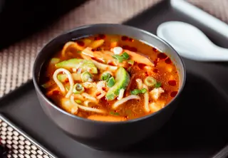 Ciorbă de pui aromată