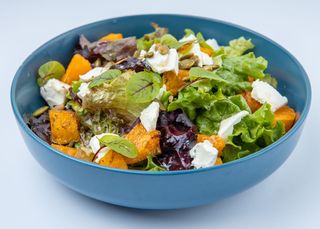 Прованский салат с запеченной тыквой