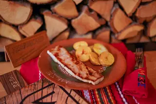 Bela vešalica