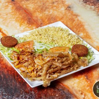 Plato Degustación y 2 bebidas (330 ml.)