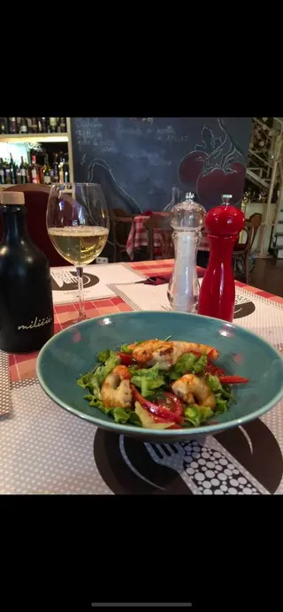 Salata sa škampima