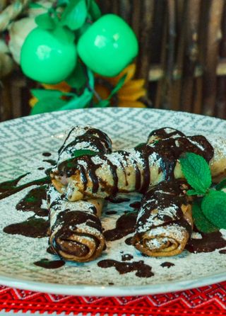 Млинці з вишнею та шоколадом