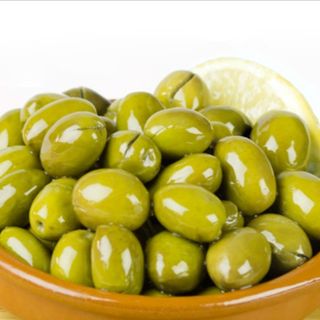 ACEITUNAS PARTIDAS + CEBOLLA