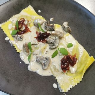 Ръчно Приготвени Равиоли със Сирена (250гр.)