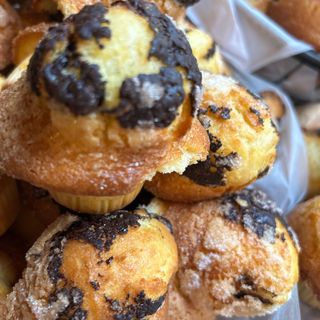 Magdalena pequeña con pepitas de chocolate 