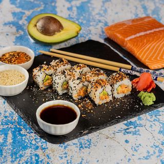 ცხარე როლი (8 ნაჭერი)